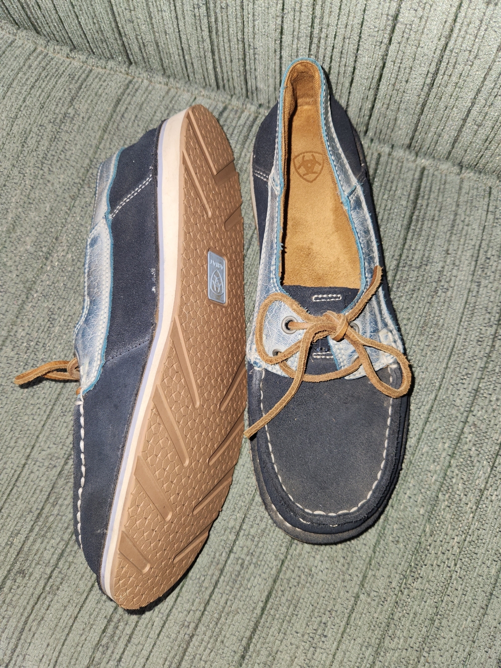 🍉Ariat Navy Suede Boat Shoes with Tan Laces